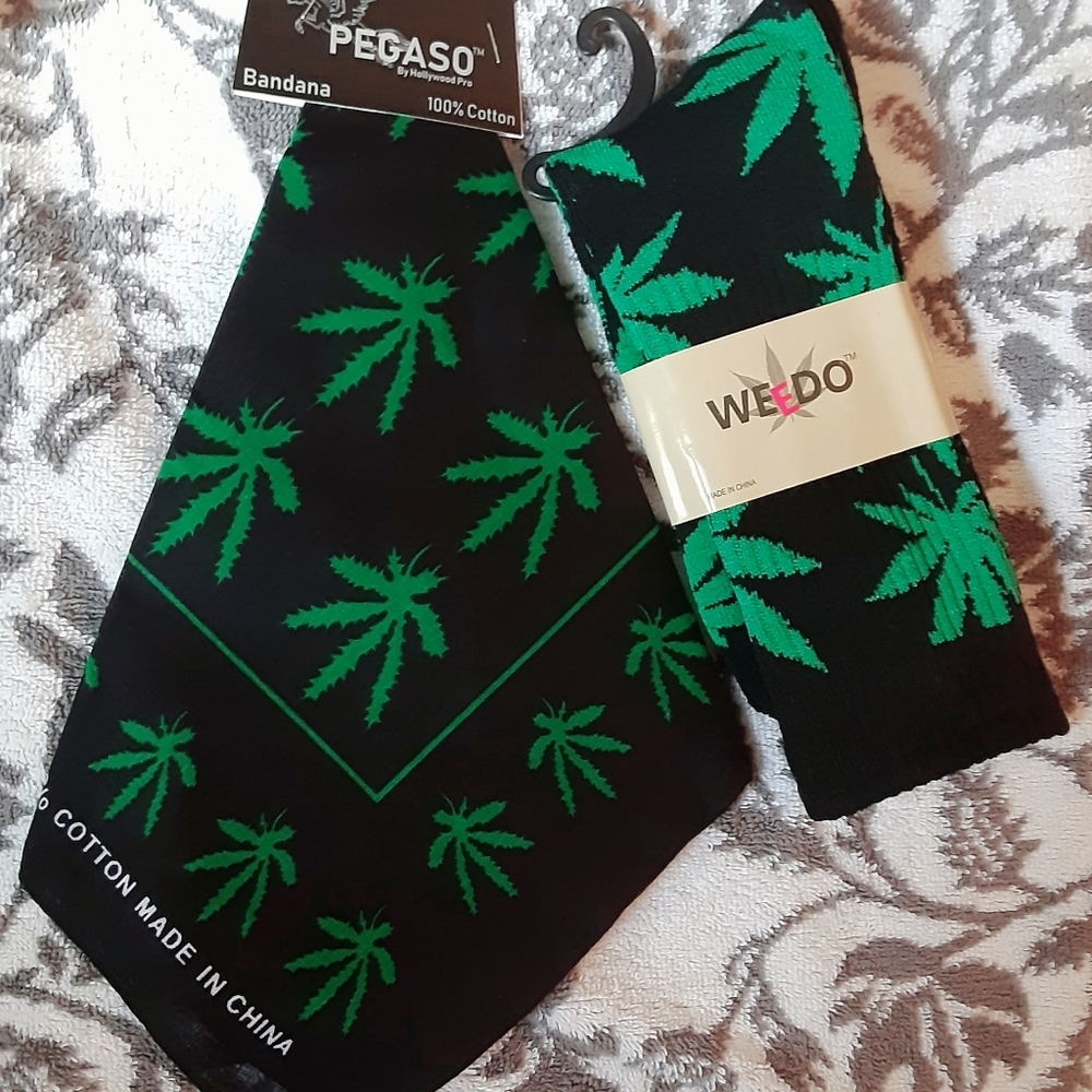 Matching Handkerchief & Socks Combo